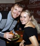 Hilversum 20 oktober 2021
Boek presentatie Irma Knol met haar zoons Milan Knol Enzo Knol en Sjen Knol . Enzo met zijn vriendin Myron Koops