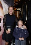Noordwijk 28 oktober 2021
Boekrpresentatie van Erica Meiland in de winkel van Montana. Aanwezig Martien Meiland Maxime Meiland met claire en Vive. Ook Montana en haar vriend Dirk Hoogstraten zijn er natuurlijk. Erica geeft het boek dat geschreven is door Jan Dijkgraaf aan haar 92 jarige moeder.