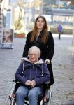 Noordwijk 28 oktober 2021
Boekrpresentatie van Erica Meiland in de winkel van Montana. Aanwezig Martien Meiland Maxime Meiland met claire en Vive. Ook Montana en haar vriend Dirk Hoogstraten zijn er natuurlijk. Erica geeft het boek dat geschreven is door Jan Dijkgraaf aan haar 92 jarige moeder.