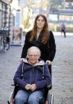 Noordwijk 28 oktober 2021
Boekrpresentatie van Erica Meiland in de winkel van Montana. Aanwezig Martien Meiland Maxime Meiland met claire en Vive. Ook Montana en haar vriend Dirk Hoogstraten zijn er natuurlijk. Erica geeft het boek dat geschreven is door Jan Dijkgraaf aan haar 92 jarige moeder.