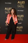 Amsterdam 1 november 2021
Premiere alles op tafel in het deLamar theater.
Eva Crutzen met partner