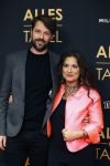 Amsterdam 1 november 2021
Premiere alles op tafel in het deLamar theater.
Eva Crutzen met partner