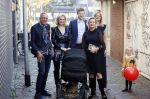 Noordwijk 28 oktober 2021
Boekrpresentatie van Erica Meiland in de winkel van Montana. Aanwezig Martien Meiland Maxime Meiland met claire en Vive. Ook Montana en haar vriend Dirk Hoogstraten zijn er natuurlijk. Erica geeft het boek dat geschreven is door Jan Dijkgraaf aan haar 92 jarige moeder.