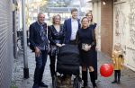 Noordwijk 28 oktober 2021
Boekrpresentatie van Erica Meiland in de winkel van Montana. Aanwezig Martien Meiland Maxime Meiland met claire en Vive. Ook Montana en haar vriend Dirk Hoogstraten zijn er natuurlijk. Erica geeft het boek dat geschreven is door Jan Dijkgraaf aan haar 92 jarige moeder.