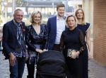 Noordwijk 28 oktober 2021
Boekrpresentatie van Erica Meiland in de winkel van Montana. Aanwezig Martien Meiland Maxime Meiland met claire en Vive. Ook Montana en haar vriend Dirk Hoogstraten zijn er natuurlijk. Erica geeft het boek dat geschreven is door Jan Dijkgraaf aan haar 92 jarige moeder.