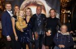 Noordwijk 28 oktober 2021
Boekrpresentatie van Erica Meiland in de winkel van Montana. Aanwezig Martien Meiland Maxime Meiland met claire en Vive. Ook Montana en haar vriend Dirk Hoogstraten zijn er natuurlijk. Erica geeft het boek dat geschreven is door Jan Dijkgraaf aan haar 92 jarige moeder.