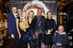 Noordwijk 28 oktober 2021
Boekrpresentatie van Erica Meiland in de winkel van Montana. Aanwezig Martien Meiland Maxime Meiland met claire en Vive. Ook Montana en haar vriend Dirk Hoogstraten zijn er natuurlijk. Erica geeft het boek dat geschreven is door Jan Dijkgraaf aan haar 92 jarige moeder.