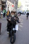 Amsterdam 24 oktober 2021
Glennis Grace op haar electrische KNAAP bike