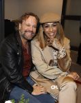 Amsterdam 30 oktober 2021
Boekpresentatie Jim bakkum in hotel Krasnapolsy.
Jim reikt het eerste boek uit aan zijn kinderen. Ook zijn vrouw Bettina Holwerda is natuurlijk aanwezig. Glennis Grace en Carlo Boszhard