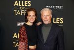 Amsterdam 1 november 2021
Premiere alles op tafel in het deLamar theater.
Hajo Bruins en partner Linde v d Heuvel