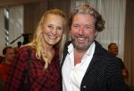Amsterdam 30 oktober 2021
Boekpresentatie Jim bakkum in hotel Krasnapolsy.
Jim reikt het eerste boek uit aan zijn kinderen. Ook zijn vrouw Bettina Holwerda is natuurlijk aanwezig. Henk jan Smit kweam met zijn vrouw