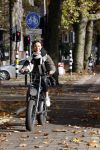 Amsterdam 5 november 2021
Holly Brood op haar electrische fiets in Amsterdam zuid