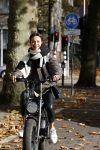 Amsterdam 5 november 2021
Holly Brood op haar electrische fiets in Amsterdam zuid