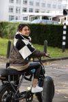 Amsterdam 5 november 2021
Holly Brood op haar electrische fiets in Amsterdam zuid