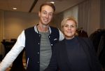 Amsterdam 30 oktober 2021
Boekpresentatie Jim bakkum in hotel Krasnapolsy.
Jim reikt het eerste boek uit aan zijn kinderen. Ook zijn vrouw Bettina Holwerda is natuurlijk aanwezig. Irene Moors met beste vriend Tijs