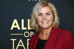 Amsterdam 1 november 2021
Premiere alles op tafel in het deLamar theater. Irene Moors en Jamai