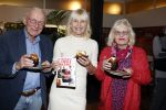 Hilversum 20 oktober 2021
Boek presentatie Irma Knol met haar zoons Milan Knol Enzo Knol en Sjen Knol . De ouders van Irma