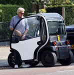 Amsterdam 9 septmber 2021
Jeroen Krabbe gaat met zijn Biro naar zijn zoon Martijn Krabbe