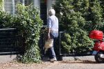 Amsterdam 9 septmber 2021
Jeroen Krabbe gaat met zijn Biro naar zijn zoon Martijn Krabbe
