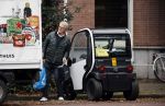 Amsterdam 27 oktober 2021
Jeroen Krabbe doet boodschappen op de pc hooftstraat en rijdt daarna met zijn Biro karretje naar huis