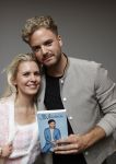 Amsterdam 30 oktober 2021
Boekpresentatie Jim bakkum in hotel Krasnapolsy.
Jim reikt het eerste boek uit aan zijn kinderen. Ook zijn vrouw Bettina Holwerda is natuurlijk aanwezig
