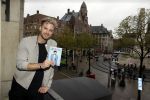 Amsterdam 30 oktober 2021
Boekpresentatie Jim bakkum in hotel Krasnapolsy.
Jim reikt het eerste boek uit aan zijn kinderen. Ook zijn vrouw Bettina Holwerda is natuurlijk aanwezig