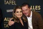 Amsterdam 1 november 2021
Premiere alles op tafel in het deLamar theater.
John de Bever met Sieneke