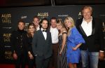 Amsterdam 1 november 2021
Premiere alles op tafel in het deLamar theater.
John de Bever met partner