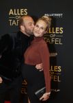 Amsterdam 1 november 2021
Premiere alles op tafel in het deLamar theater.
Kimberley Klaver zwanger met partner Michel v d Bergh