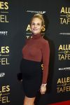 Amsterdam 1 november 2021
Premiere alles op tafel in het deLamar theater.
Kimberley Klaver zwanger met partner Michel v d Bergh