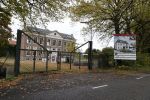 Weesp 26 oktober 2021
Dit complex staat al jaren te koop maar er gebeurt helemaal niks . Wat is het probleem?