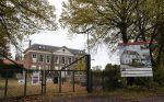 Weesp 26 oktober 2021
Dit complex staat al jaren te koop maar er gebeurt helemaal niks . Wat is het probleem?