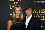 Amsterdam 1 november 2021
Premiere alles op tafel in het deLamar theater.
Linda de Mol en Peter Paul Muller