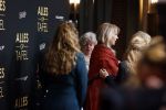 Amsterdam 1 november 2021
Premiere alles op tafel in het deLamar theater.
Linda de Mol op de rode loper . koud