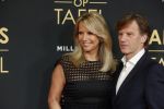 Amsterdam 1 november 2021
Premiere alles op tafel in het deLamar theater.
Linda de Mol en Peter paul Muller