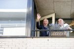 Noordwijk 28 oktober 2021
Martien meiland en Timon Moll op het balkon van het appartement van Montana Meiland