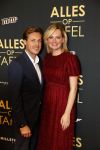 Amsterdam 1 november 2021
Premiere alles op tafel in het deLamar theater.
Familie Meiland Martien Meiland Erica meiland Maxime Meiland met partner Leroy en Montana Meiland met partner Dirk