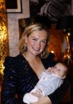 Noordwijk 28 oktober 2021
Boekrpresentatie van Erica Meiland in de winkel van Montana. Aanwezig Martien Meiland Maxime Meiland met claire en Vive. Ook Montana en haar vriend Dirk Hoogstraten zijn er natuurlijk. Erica geeft het boek dat geschreven is door Jan Dijkgraaf aan haar 92 jarige moeder.