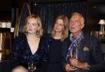 Noordwijk 28 oktober 2021
Boekrpresentatie van Erica Meiland in de winkel van Montana. Aanwezig Martien Meiland Maxime Meiland met claire en Vive. Ook Montana en haar vriend Dirk Hoogstraten zijn er natuurlijk. Erica geeft het boek dat geschreven is door Jan Dijkgraaf aan haar 92 jarige moeder.