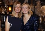 Noordwijk 28 oktober 2021
Boekrpresentatie van Erica Meiland in de winkel van Montana. Aanwezig Martien Meiland Maxime Meiland met claire en Vive. Ook Montana en haar vriend Dirk Hoogstraten zijn er natuurlijk. Erica geeft het boek dat geschreven is door Jan Dijkgraaf aan haar 92 jarige moeder. Timon Moll