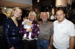 Noordwijk 28 oktober 2021
Boekrpresentatie van Erica Meiland in de winkel van Montana. Aanwezig Martien Meiland Maxime Meiland met claire en Vive. Ook Montana en haar vriend Dirk Hoogstraten zijn er natuurlijk. Erica geeft het boek dat geschreven is door Jan Dijkgraaf aan haar 92 jarige moeder. Maxime met haar schoonouders