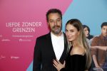Amsterdam 11 oktober 2021
Premiere Liefde zonder grenzenin Tuschinski 
Melissa Drost met partner