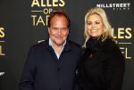 Amsterdam 1 november 2021
Premiere alles op tafel in het deLamar theater.
Michiel v Egmond en partner Antoinnette Scheulderman