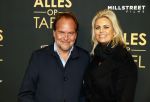 Amsterdam 1 november 2021
Premiere alles op tafel in het deLamar theater.
Michiel v Egmond en partner Antoinnette Scheulderman