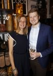 Noordwijk 28 oktober 2021
Boekrpresentatie van Erica Meiland in de winkel van Montana. Aanwezig Martien Meiland Maxime Meiland met claire en Vive. Ook Montana en haar vriend Dirk Hoogstraten zijn er natuurlijk. Erica geeft het boek dat geschreven is door Jan Dijkgraaf aan haar 92 jarige moeder. Montana en Dirk