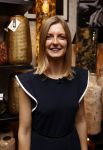 Noordwijk 28 oktober 2021
Boekrpresentatie van Erica Meiland in de winkel van Montana. Aanwezig Martien Meiland Maxime Meiland met claire en Vive. Ook Montana en haar vriend Dirk Hoogstraten zijn er natuurlijk. Erica geeft het boek dat geschreven is door Jan Dijkgraaf aan haar 92 jarige moeder. Montana en Dirk