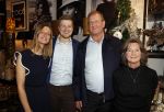Noordwijk 28 oktober 2021
Boekrpresentatie van Erica Meiland in de winkel van Montana. Aanwezig Martien Meiland Maxime Meiland met claire en Vive. Ook Montana en haar vriend Dirk Hoogstraten zijn er natuurlijk. Erica geeft het boek dat geschreven is door Jan Dijkgraaf . Montana en Dirk met haar schoonouders Timon Moll