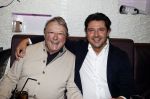 Amsterdam 15 november 2021
Boekpresentatie van Dries Roelvink bij restaurant La Brochette. Oger Lusink en zijn zoon Sander Lusink