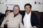 Amsterdam 15 november 2021
Boekpresentatie van Dries Roelvink bij restaurant La Brochette. Oger Lusink en zijn zoon Sander Lusink