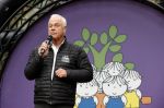 Alphen aan de Rijn 10 november 2021
Prinses Irene opent de Nationale Boomfeestdag. Samen met haar zoon prins Carlos, haar dochter prinses Margarita, schoondochter Viktoria en kleinkinderen plantte ze een Levensboom (een populier) in haar eigen Prinses IreneBos. Sterre Koning trad op . Peter Derksen